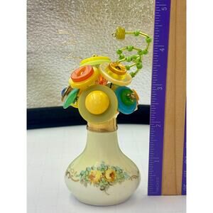 Vintage Button Flower Bouquets in a Pair of 
Salt and Pepper Shakers